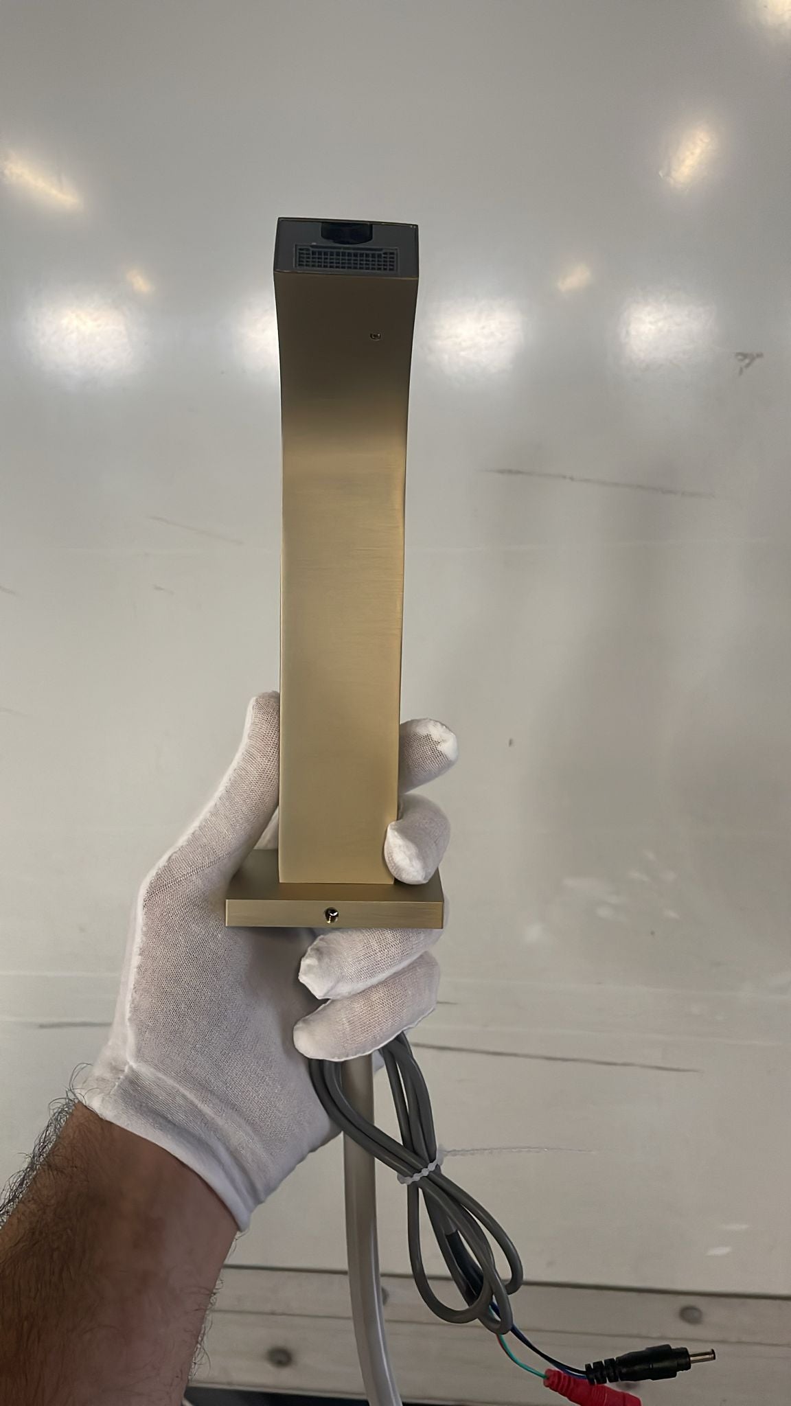 Infrared sink faucet 018 in golden brass, Halys collection