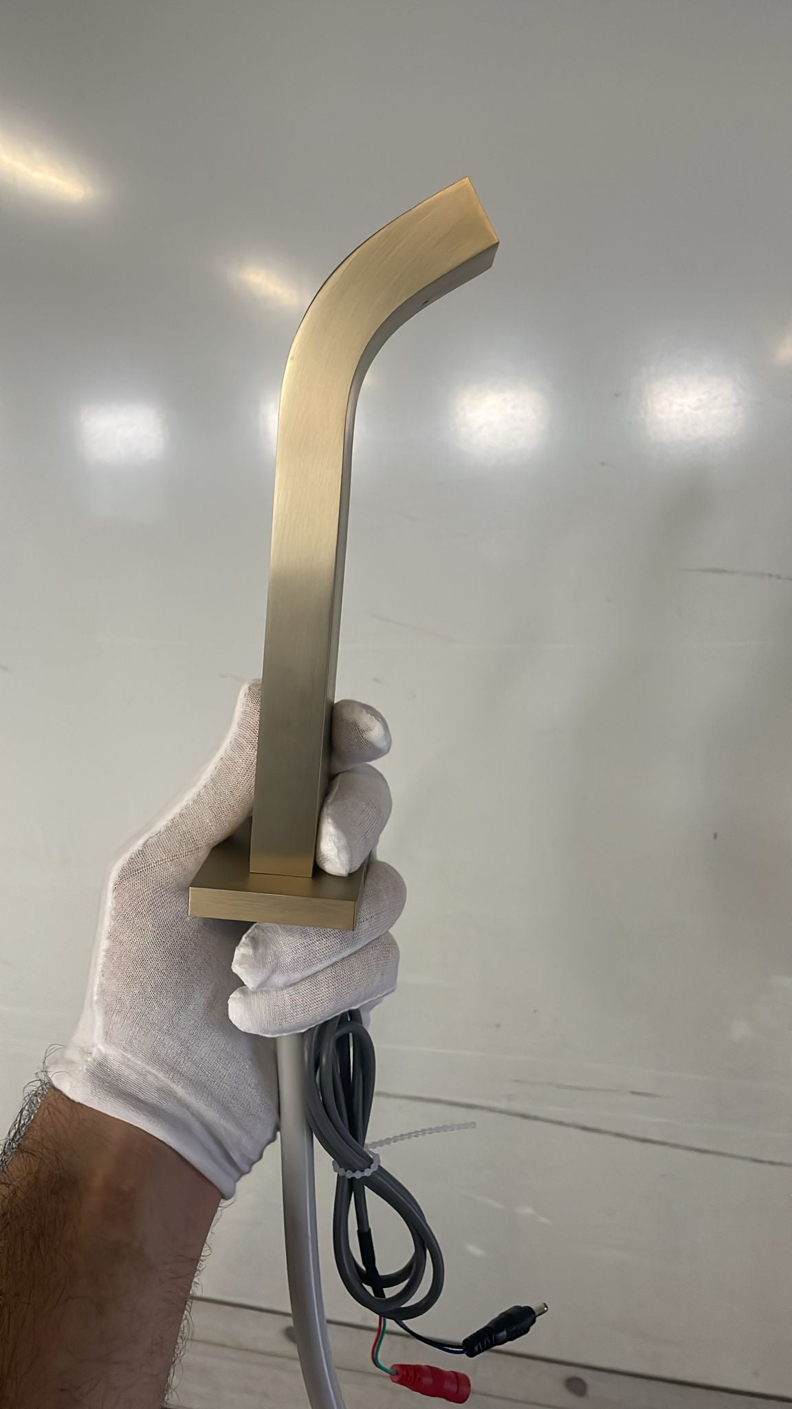 Infrared sink faucet 018 in golden brass, Halys collection