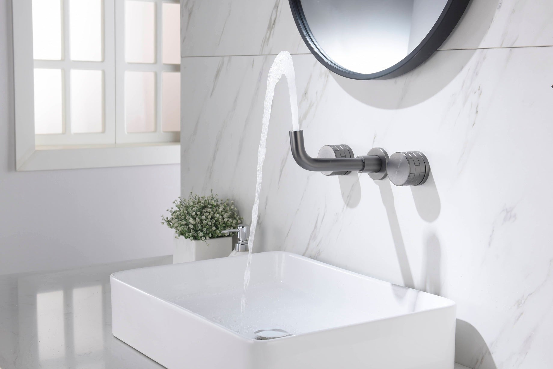 Robinet de lavabo mural 052 en laiton gun black collection Pernesse