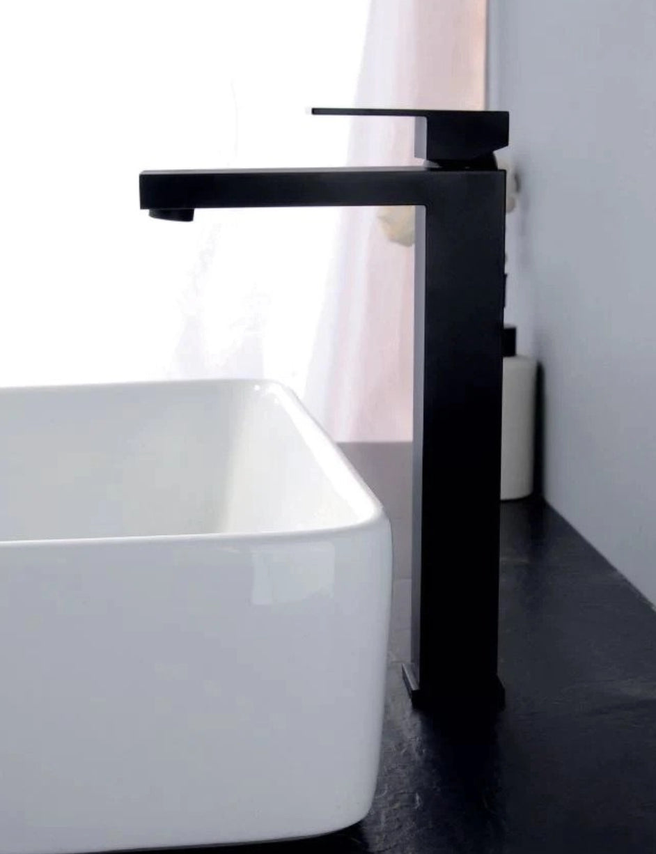 Robinet de lavabo surélevé 13 en laiton noir collection Alphée