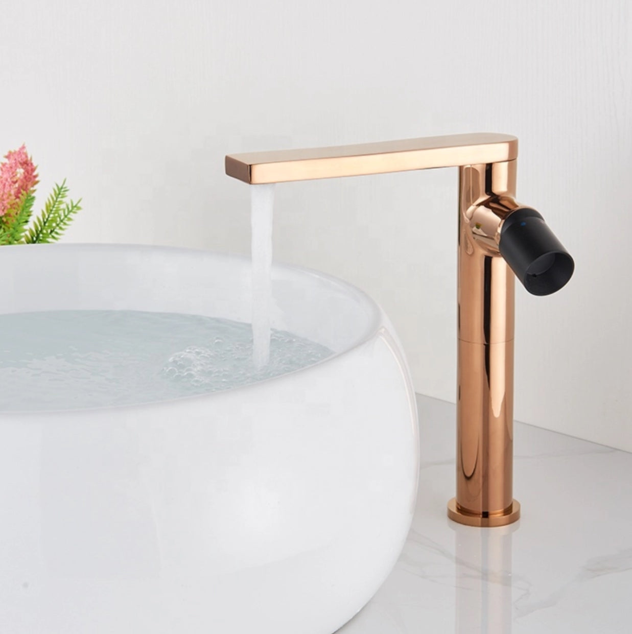ROBINET DE LAVABO SURÉLEVÉ ROSE DORÉ ET NOIR COLLECTION PÉNÉE