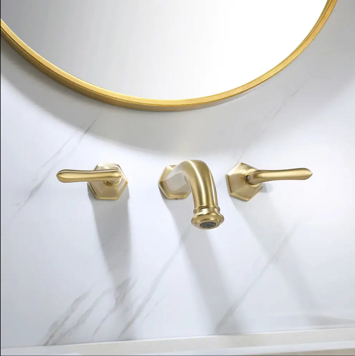 GRIFO DE LAVABO DE PARED DE LATÓN DORADO COLECCIÓN SCAMANDRE
