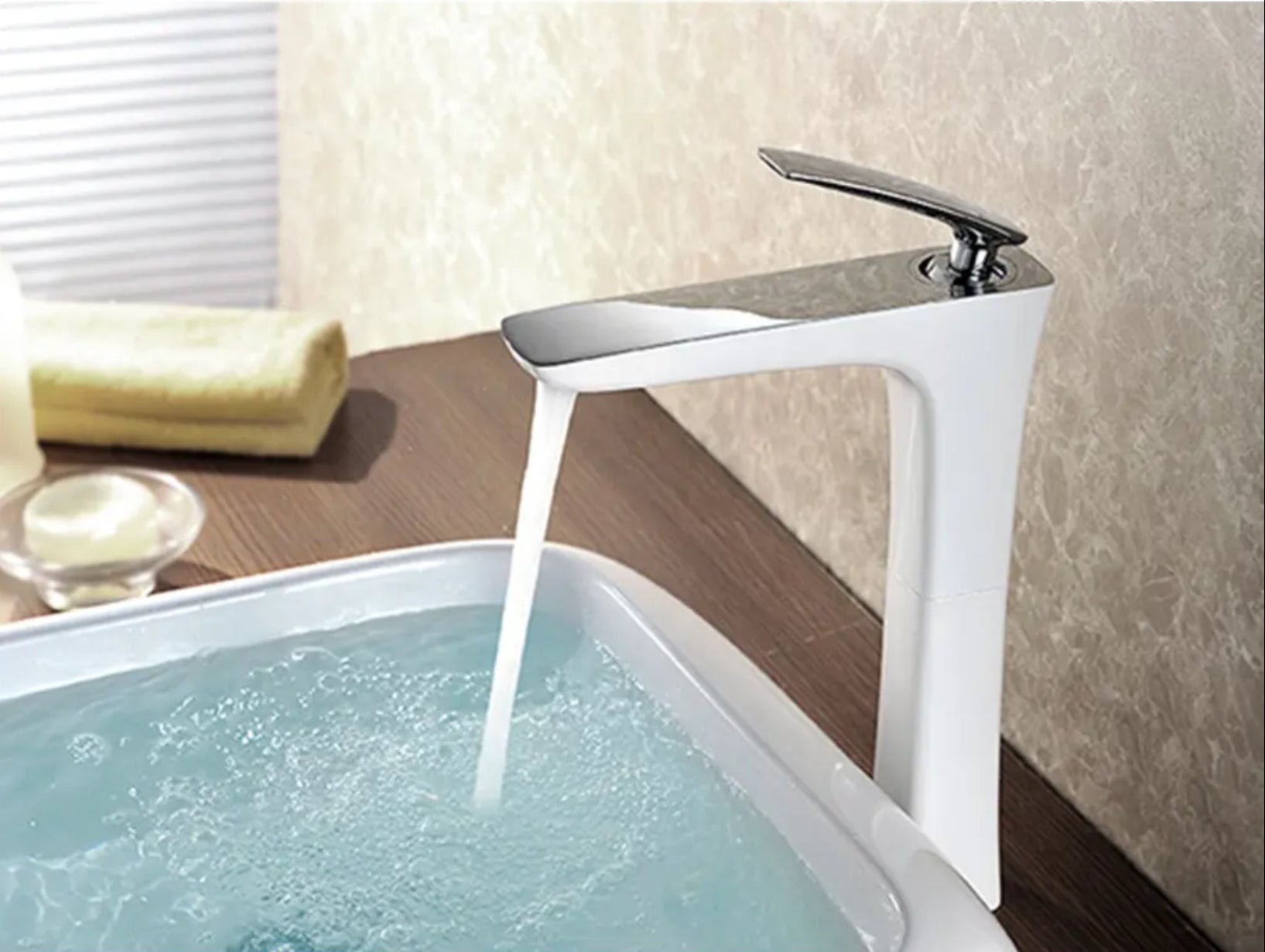 Robinet de lavabo surélevé 005 blanc et chromé collection Argolide