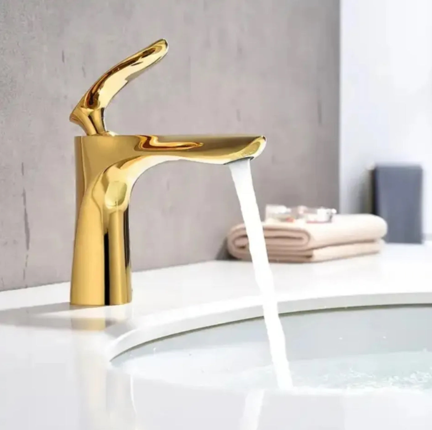 Grifo para lavabo de sobre encimera de 149" en latón dorado, colección SCAMANDRE
