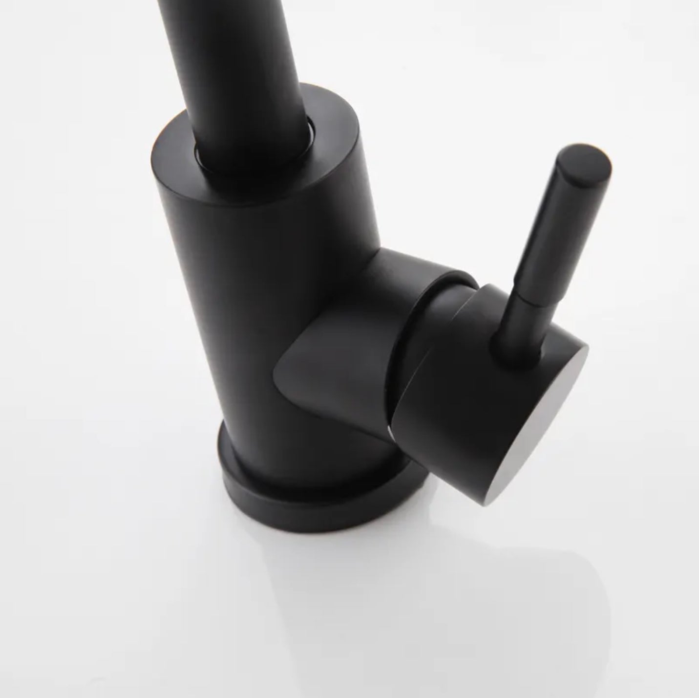 Grifo de cocina negro KF811B de la colección Céphise