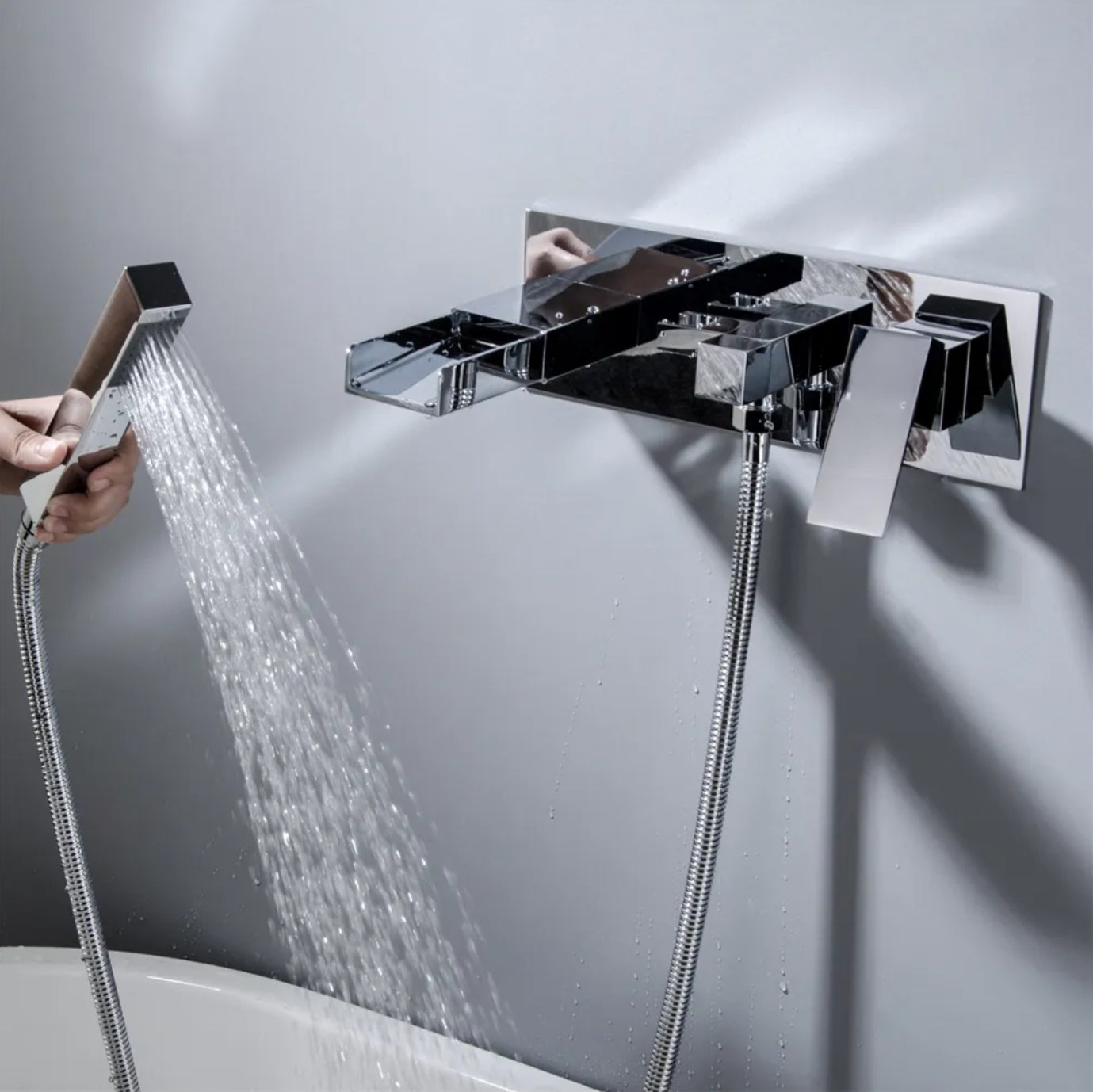Robinet de baignoire à fixation murale 049 en laiton chromé collection Enipée