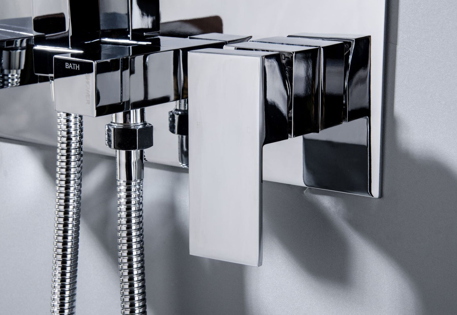 Robinet de baignoire à fixation murale 049 en laiton chromé collection Enipée