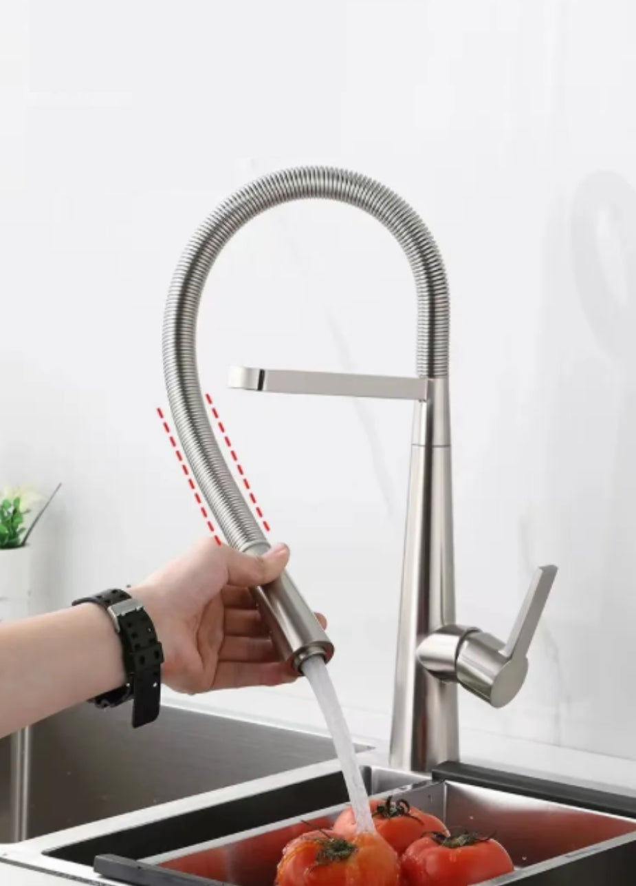 Grifo de cocina cromado 0010 en latón de la colección Erymanthe