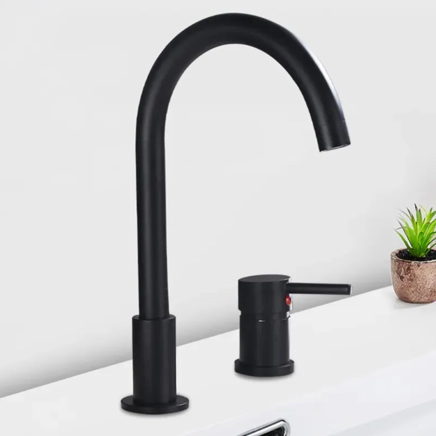 Robinet de cuisine 007 en laiton noir collection Céphise