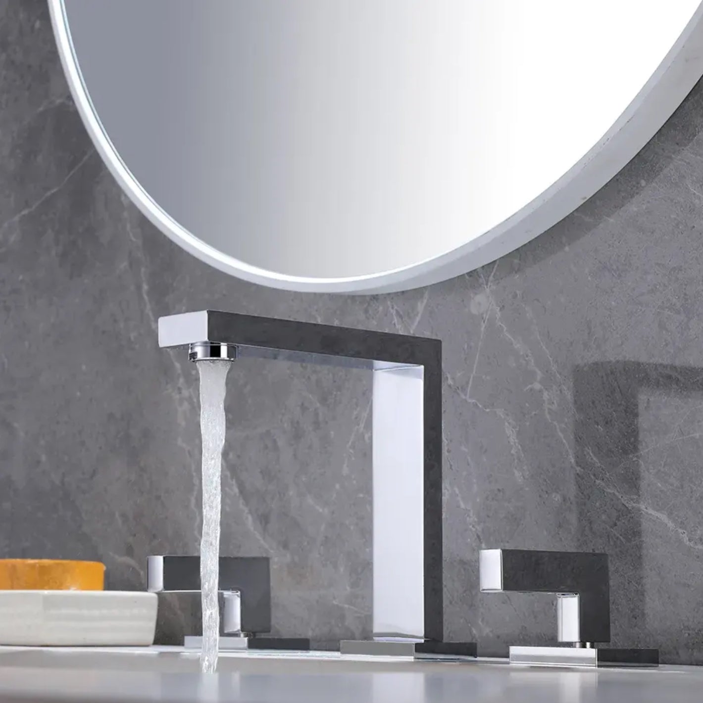 Grifo para lavabo de repisa 302 en latón cromado de la colección Enipée