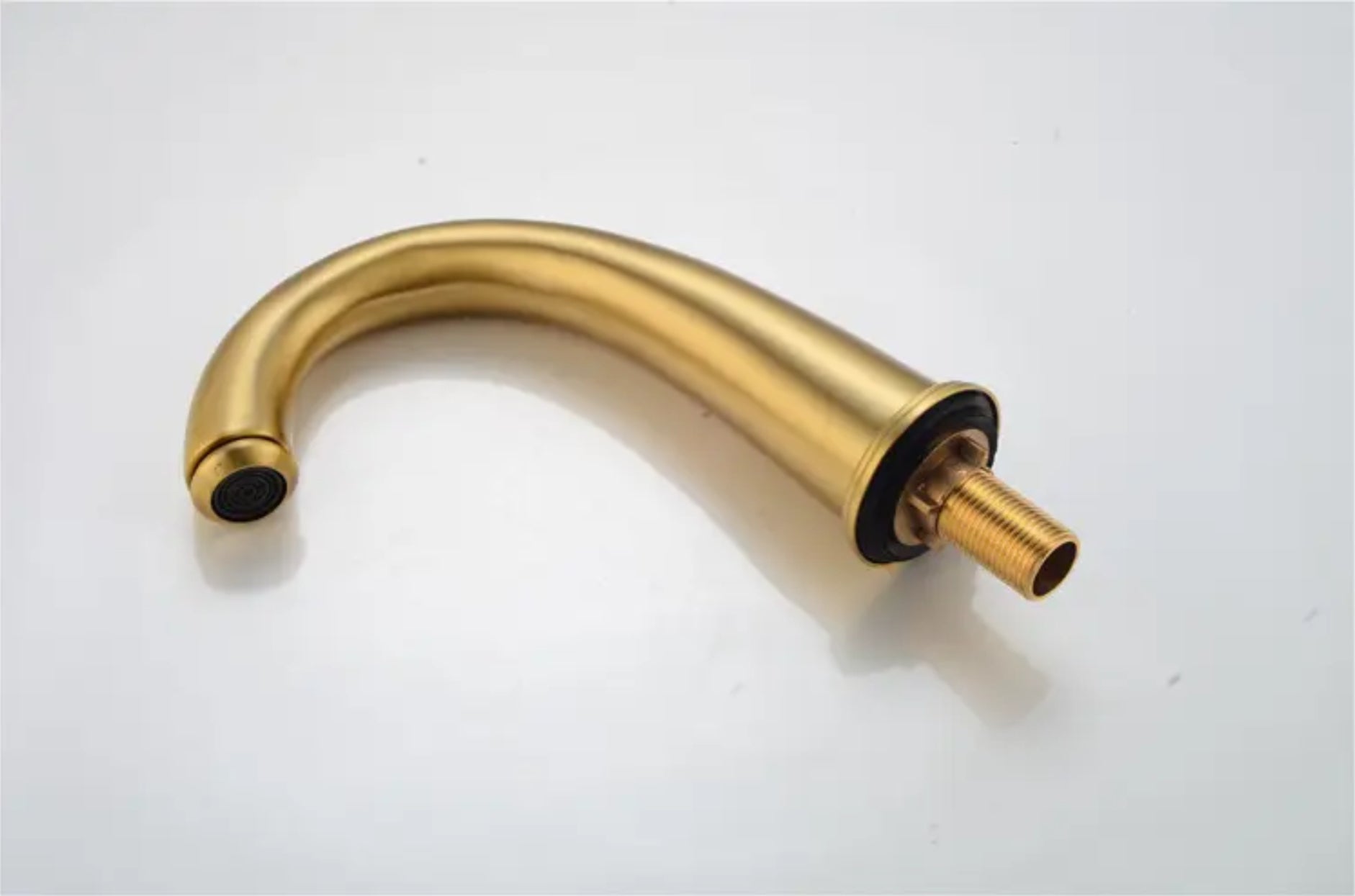 Grifo para lavabo de sobre encimera 045 dorado colección Scamandre