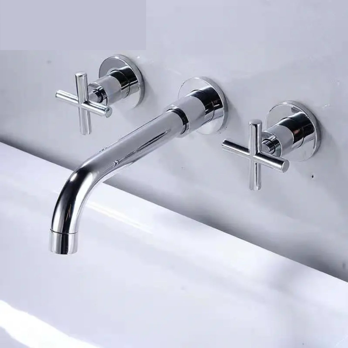 Grifo de lavabo de pared colección Erymanthe 532 en latón cromado