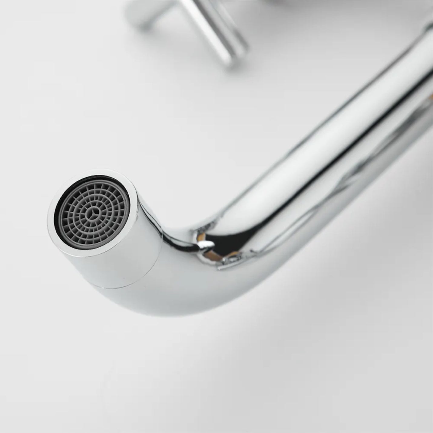 Grifo de lavabo de pared colección Erymanthe 532 en latón cromado