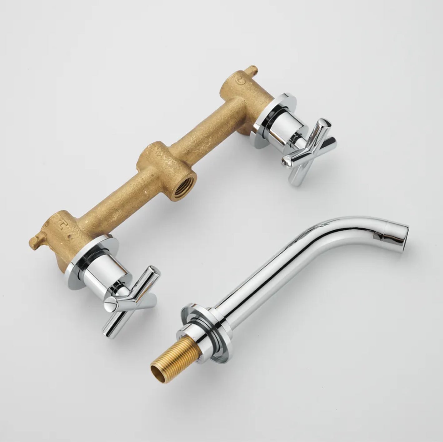 Grifo de lavabo de pared colección Erymanthe 532 en latón cromado