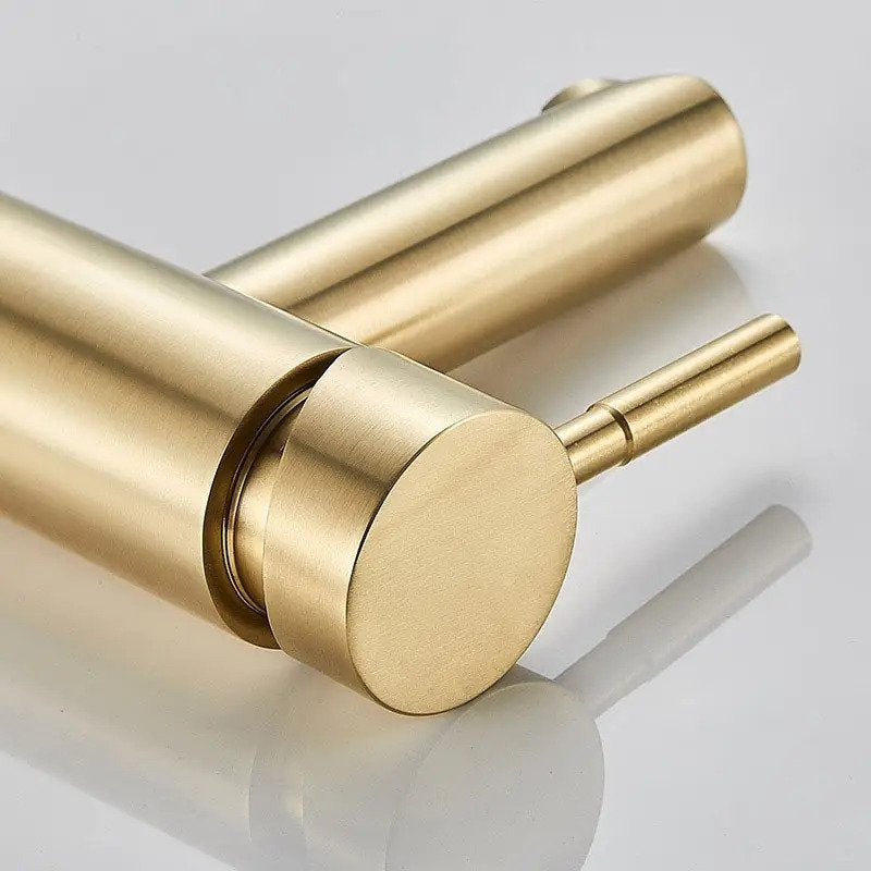 Grifo para lavabo de sobre encimera 002 en latón dorado cepillado, colección SCAMANDRE