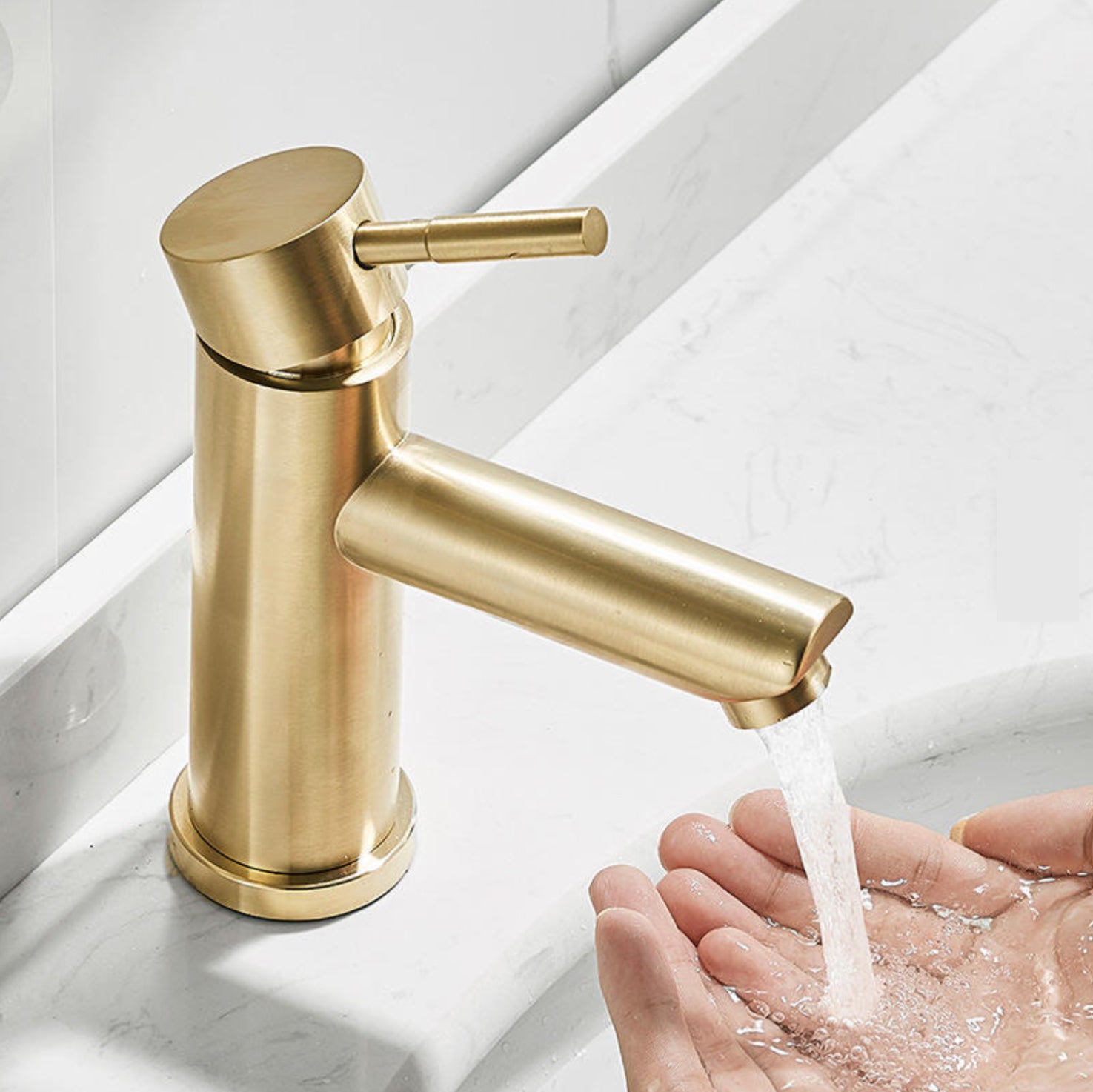 Grifo para lavabo de sobre encimera 002 en latón dorado cepillado, colección SCAMANDRE