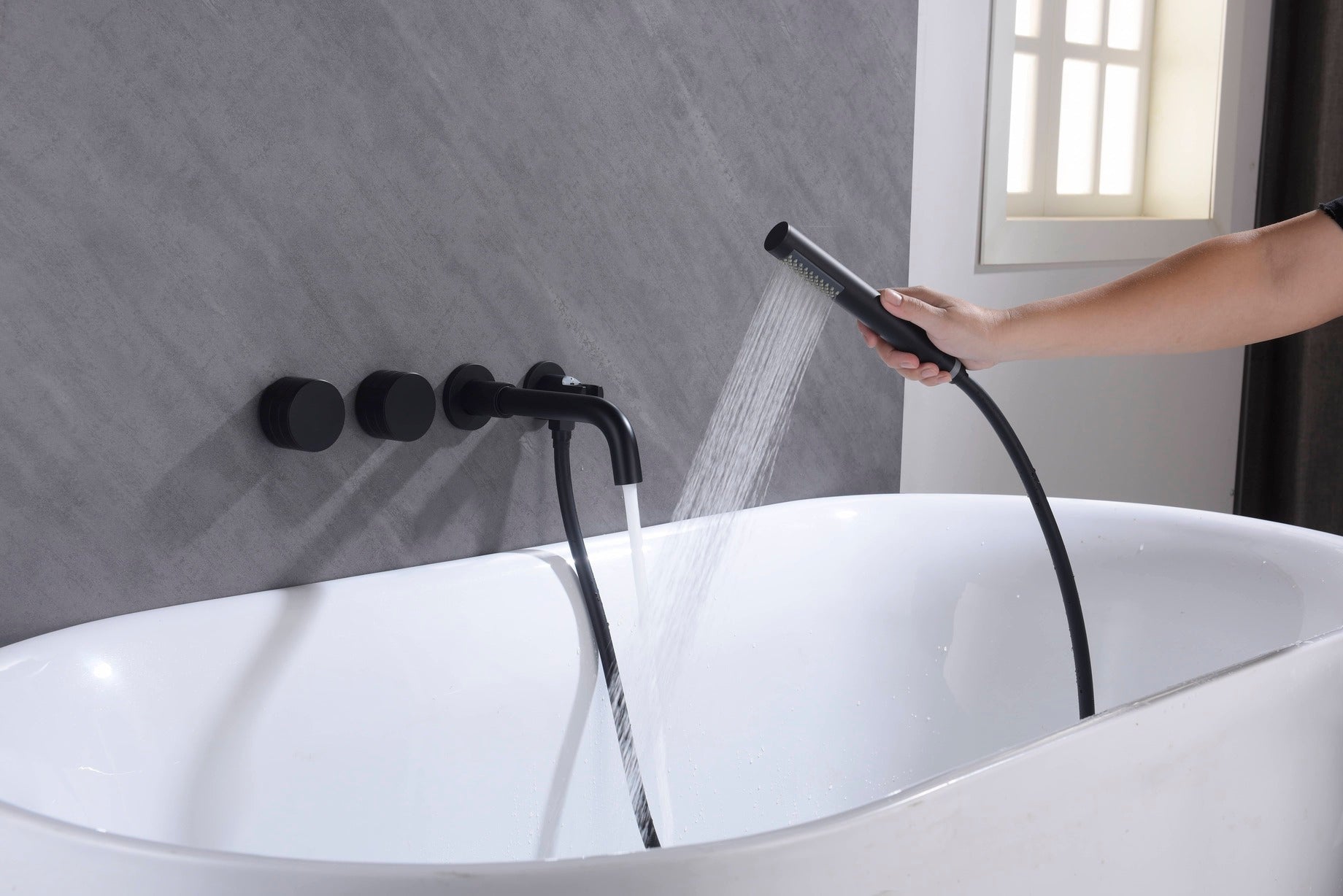 Robinet de baignoire à fixation murale 069 en laiton noir collection Céphise