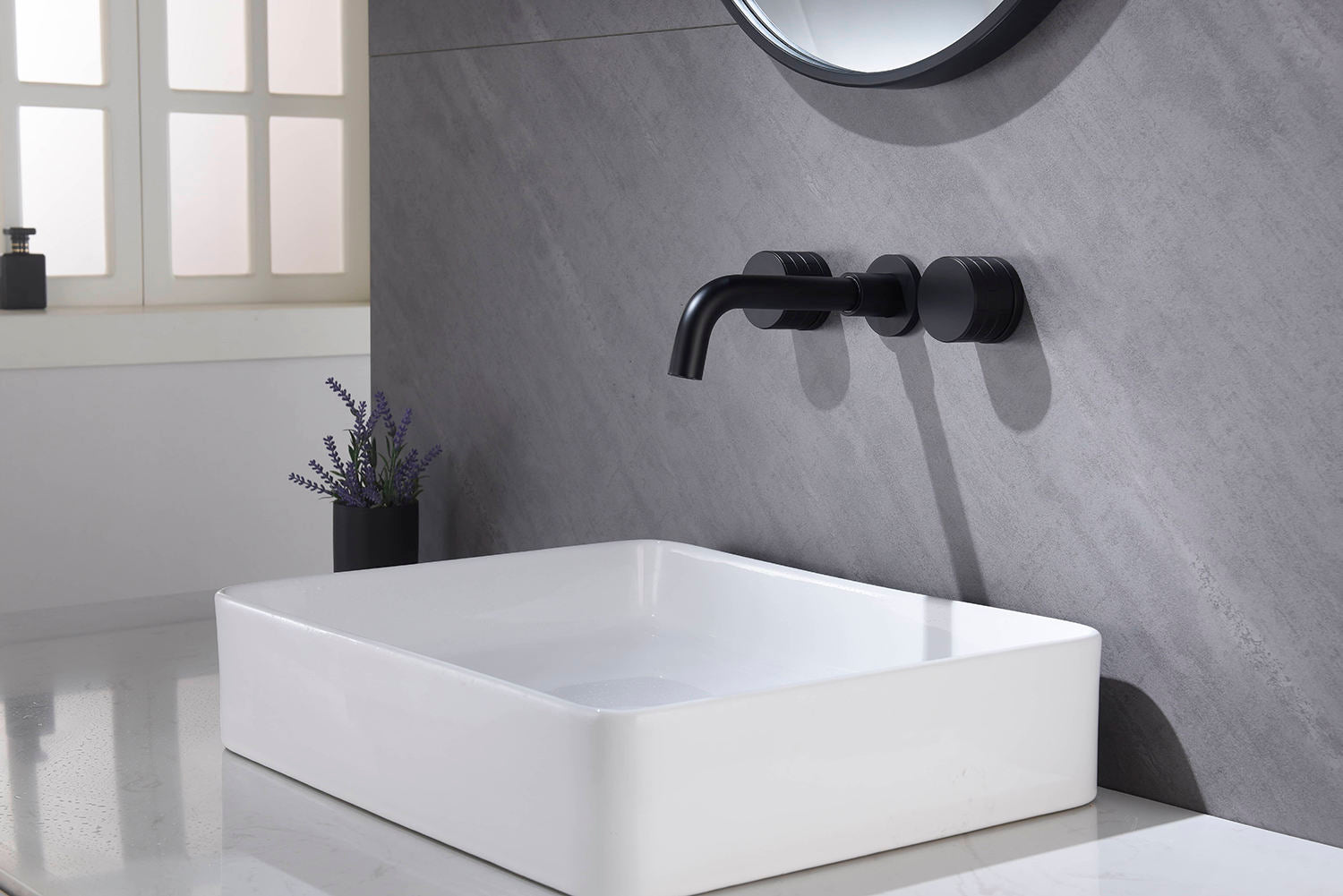 Robinet de lavabo mural 052 en laiton noir collection Céphise