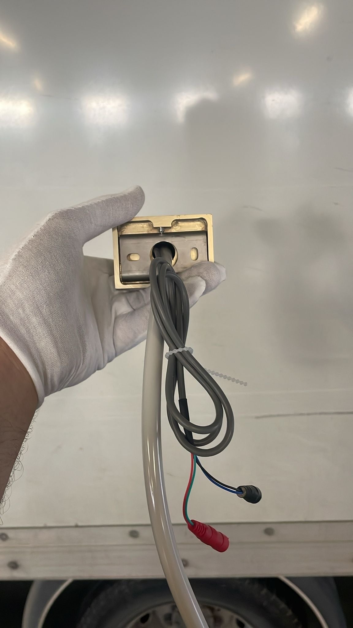 Infrared sink faucet 018 in golden brass, Halys collection