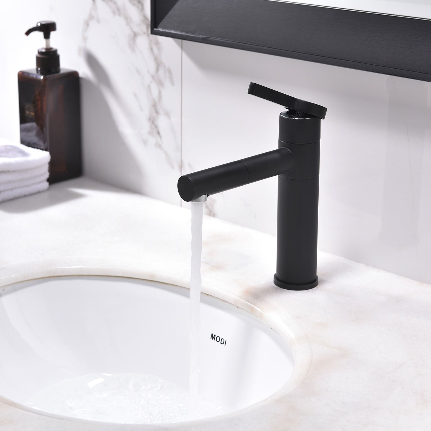 Grifo para lavabo de sobre encimera en latón negro mate BNF605B Colección Céphise