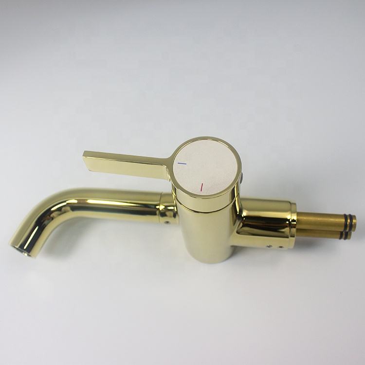 Robinet Lavabo Doré Champagne HUDOR — mise en situation