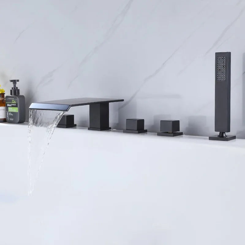 Robinet Baignoire Gunmetal HUDOR — mise en situation