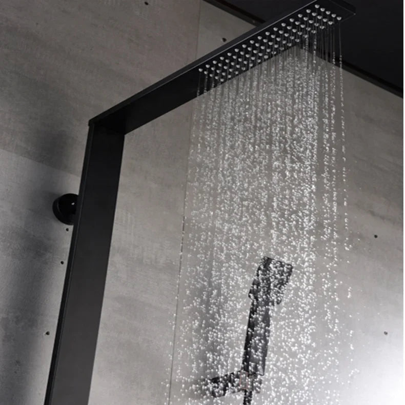 Colonne de Douche Noir Mat HUDOR — mise en situation