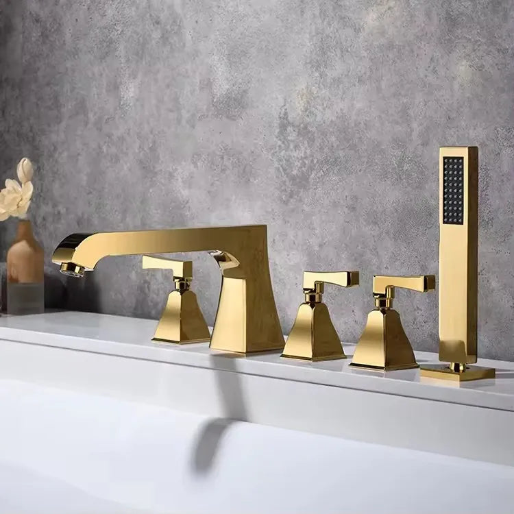 Robinet Baignoire Gold HUDOR — mise en situation