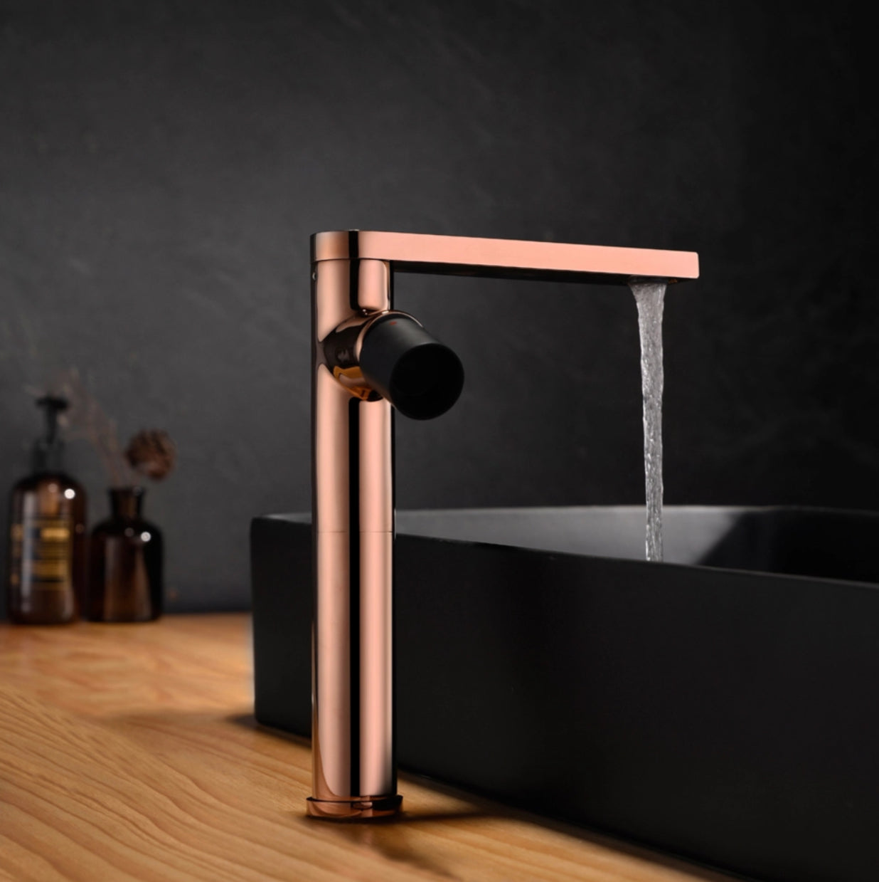 ROBINET DE LAVABO SURÉLEVÉ ROSE DORÉ ET NOIR COLLECTION PÉNÉE