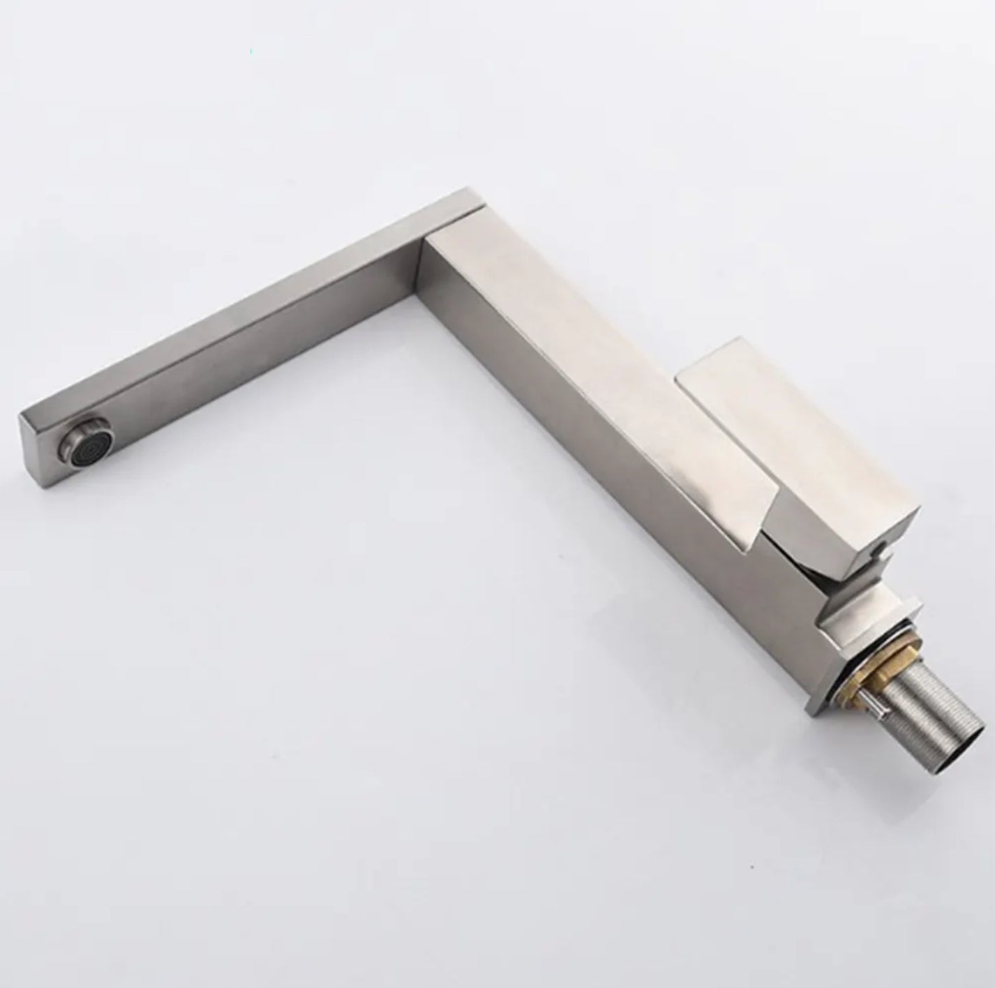 Grifo para lavabo de repisa 113 en latón cromado de la colección Enipée 