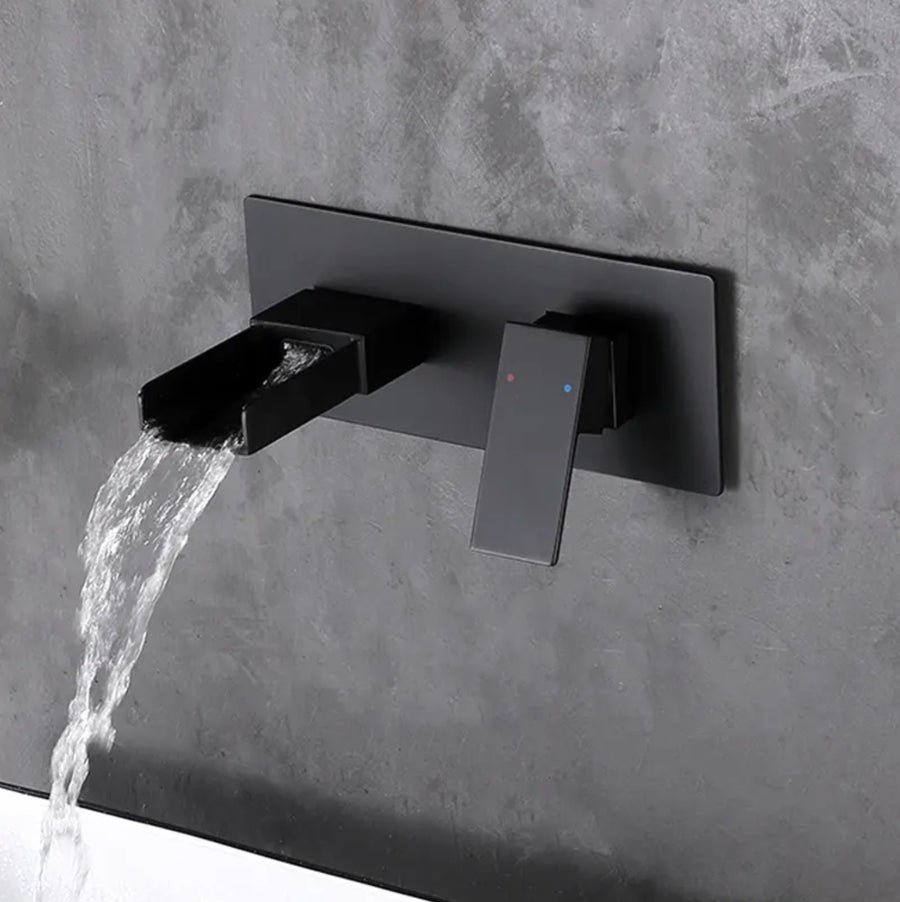 Robinet de lavabo mural 007 en laiton noir collection Alphée