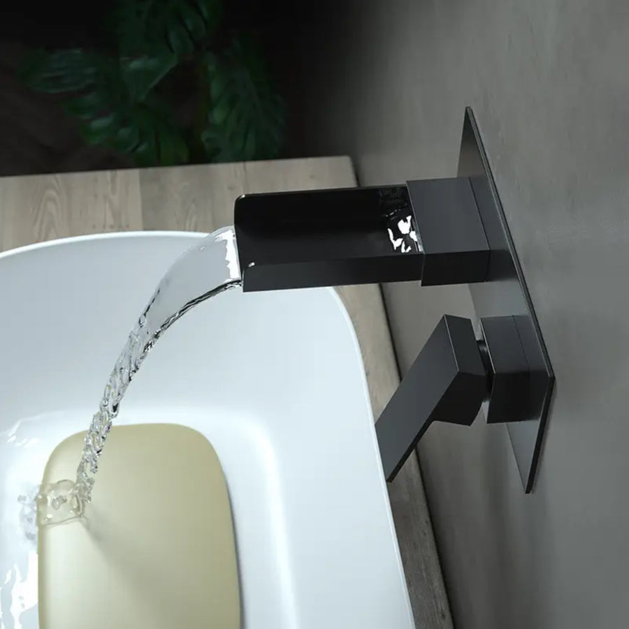 Robinet de lavabo mural 007 en laiton noir collection Alphée