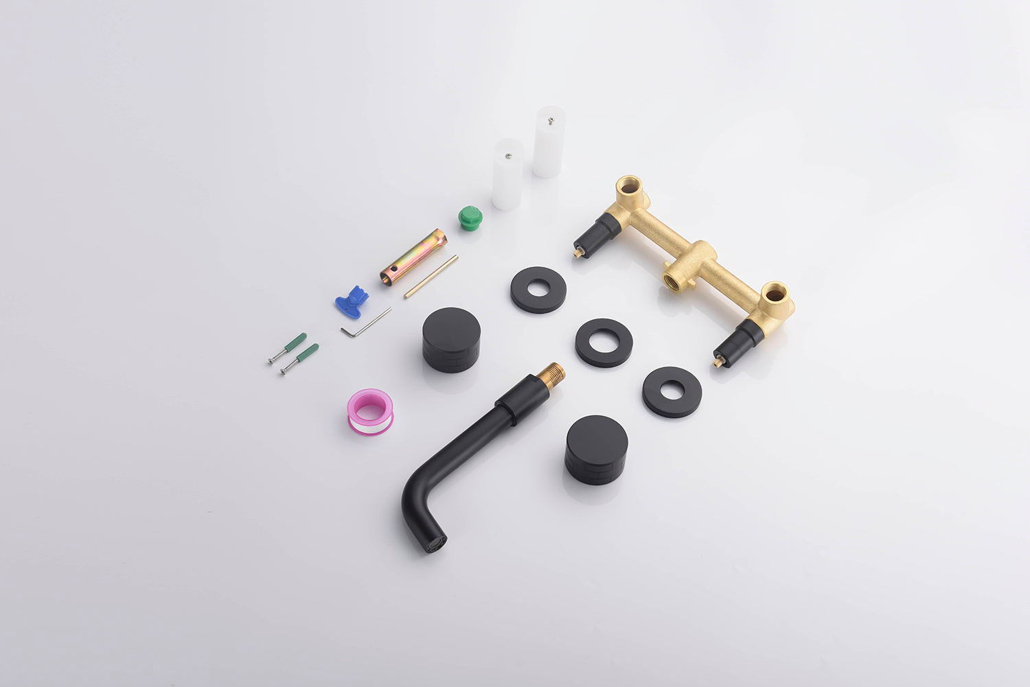 Robinet de lavabo mural 052 en laiton noir collection Céphise