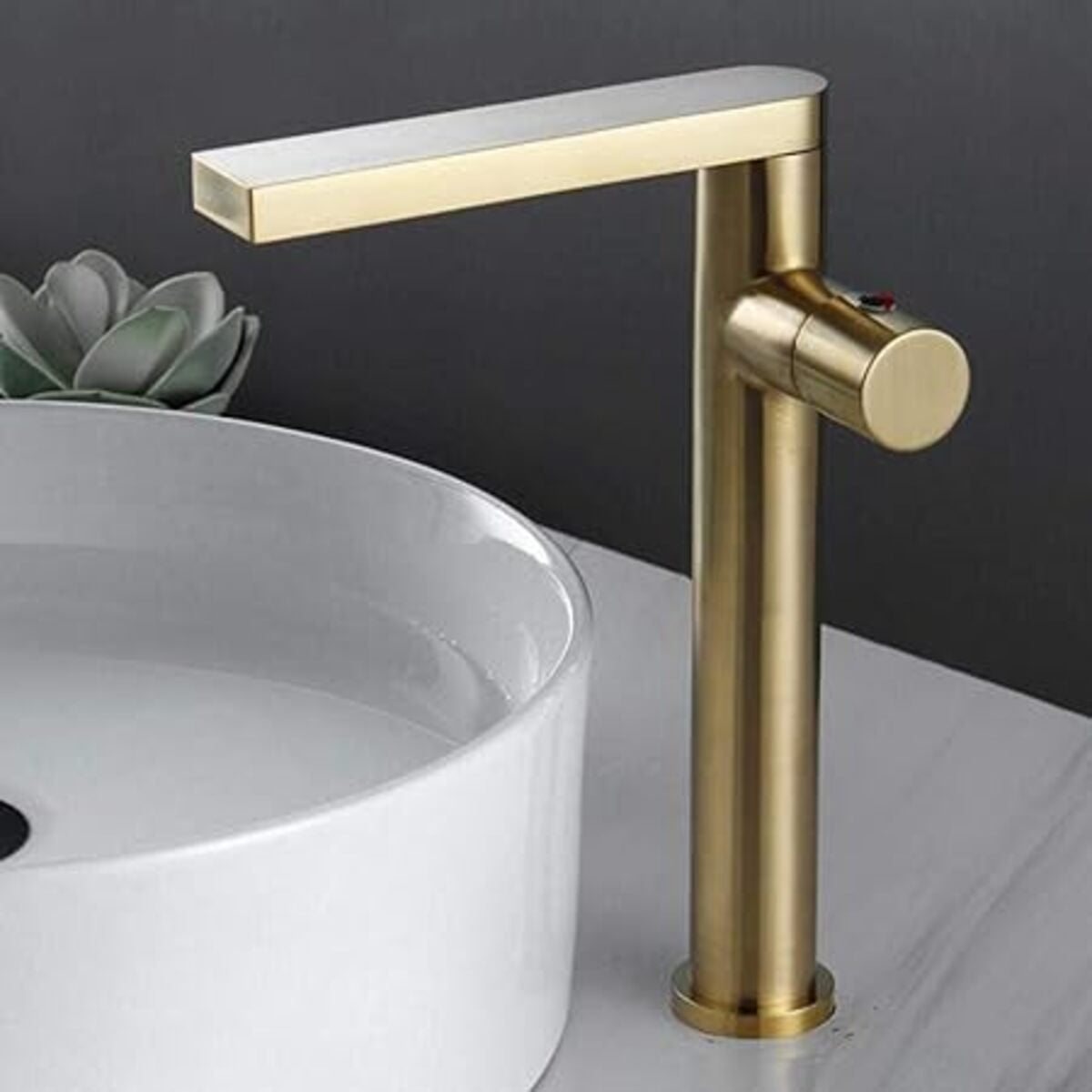 003 GRIFO DE LAVABO ELEVADO EN LATÓN DORADO CEPILLADO COLECCIÓN SCAMANDRE
