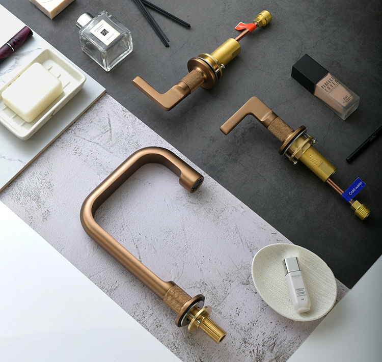 Robinet de baignoire sur plage rose doré collection pénée 21001