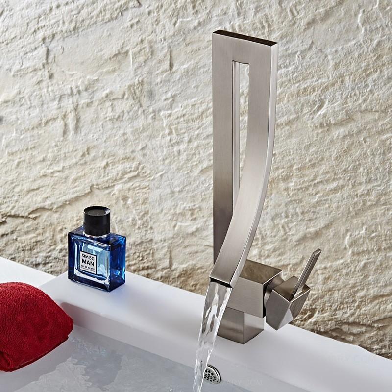 Grifo para lavabo de sobre encimera 005 en latón niquelado cepillado de la colección Axis